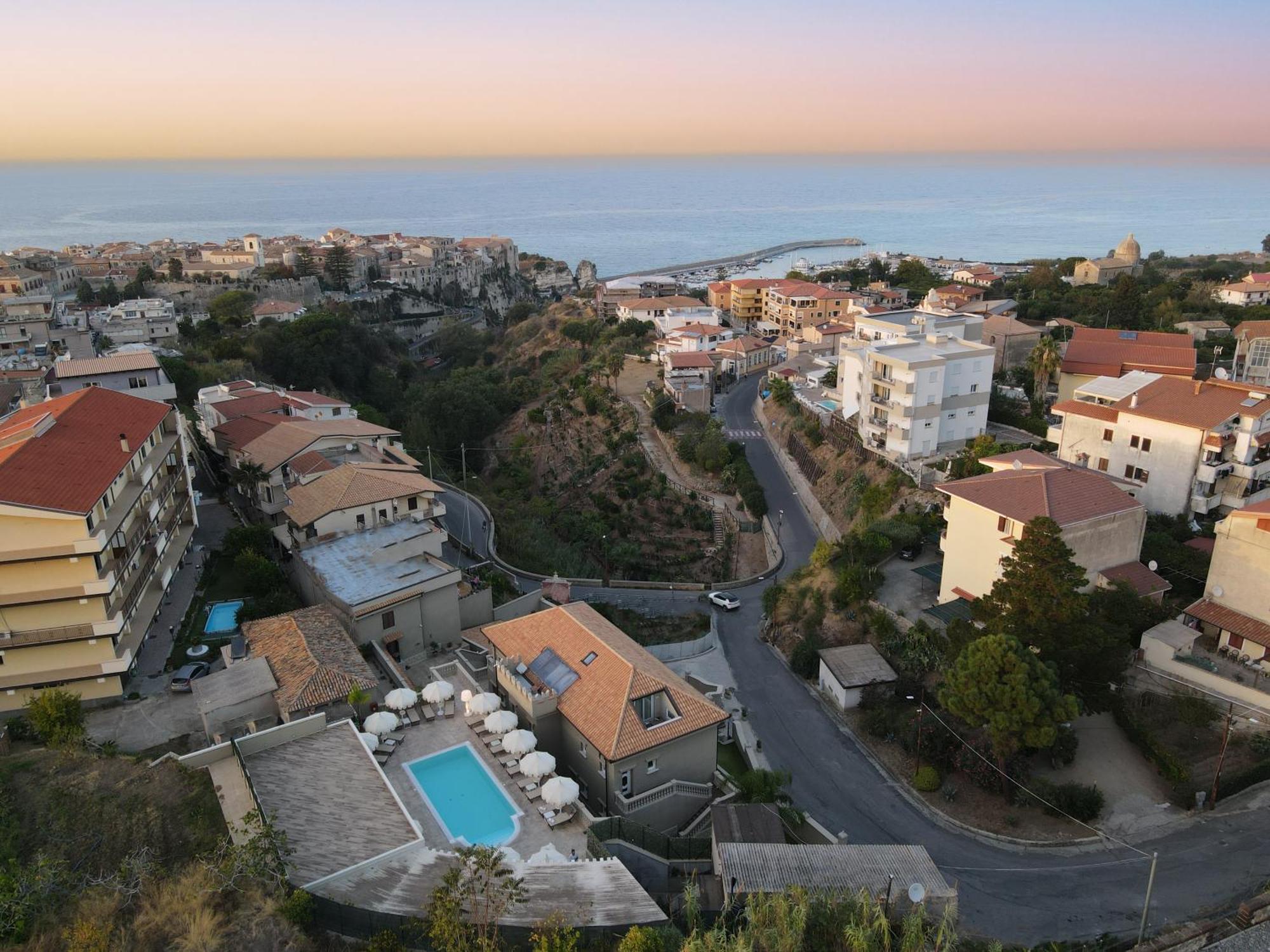 Sui Generis Tropea Luxury Rooms Extérieur photo