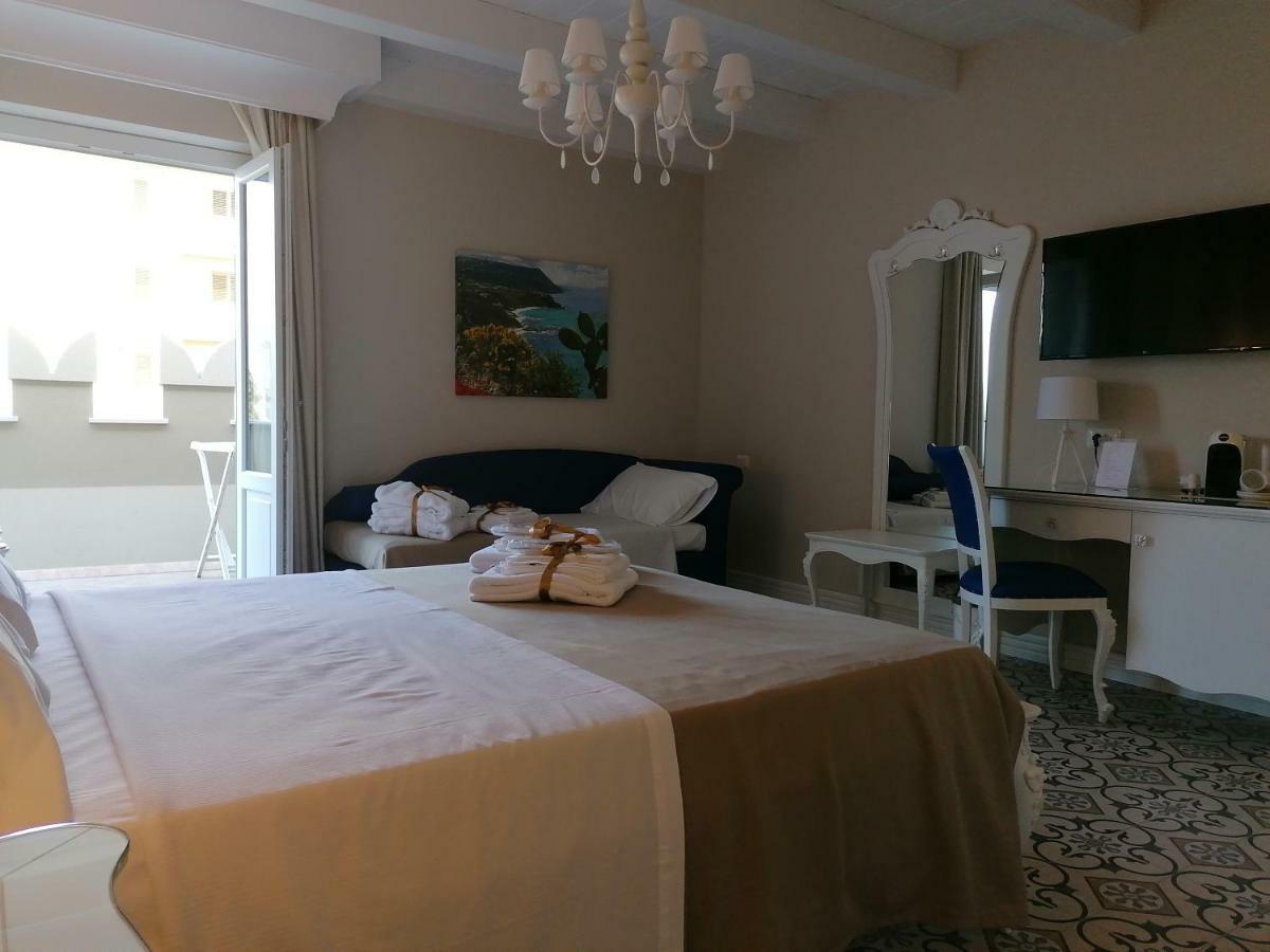 Sui Generis Tropea Luxury Rooms Extérieur photo