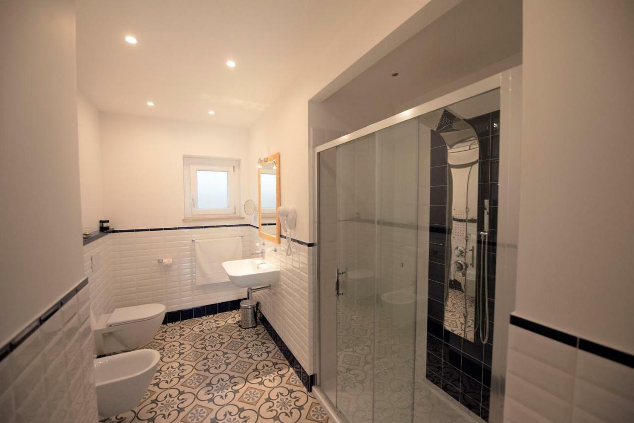 Sui Generis Tropea Luxury Rooms Extérieur photo